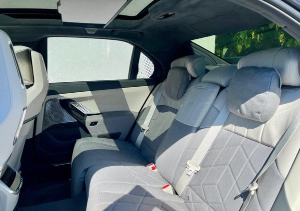 BMW Seria 7 cena 672000 przebieg: 19000, rok produkcji 2023 z Obrzycko małe 191